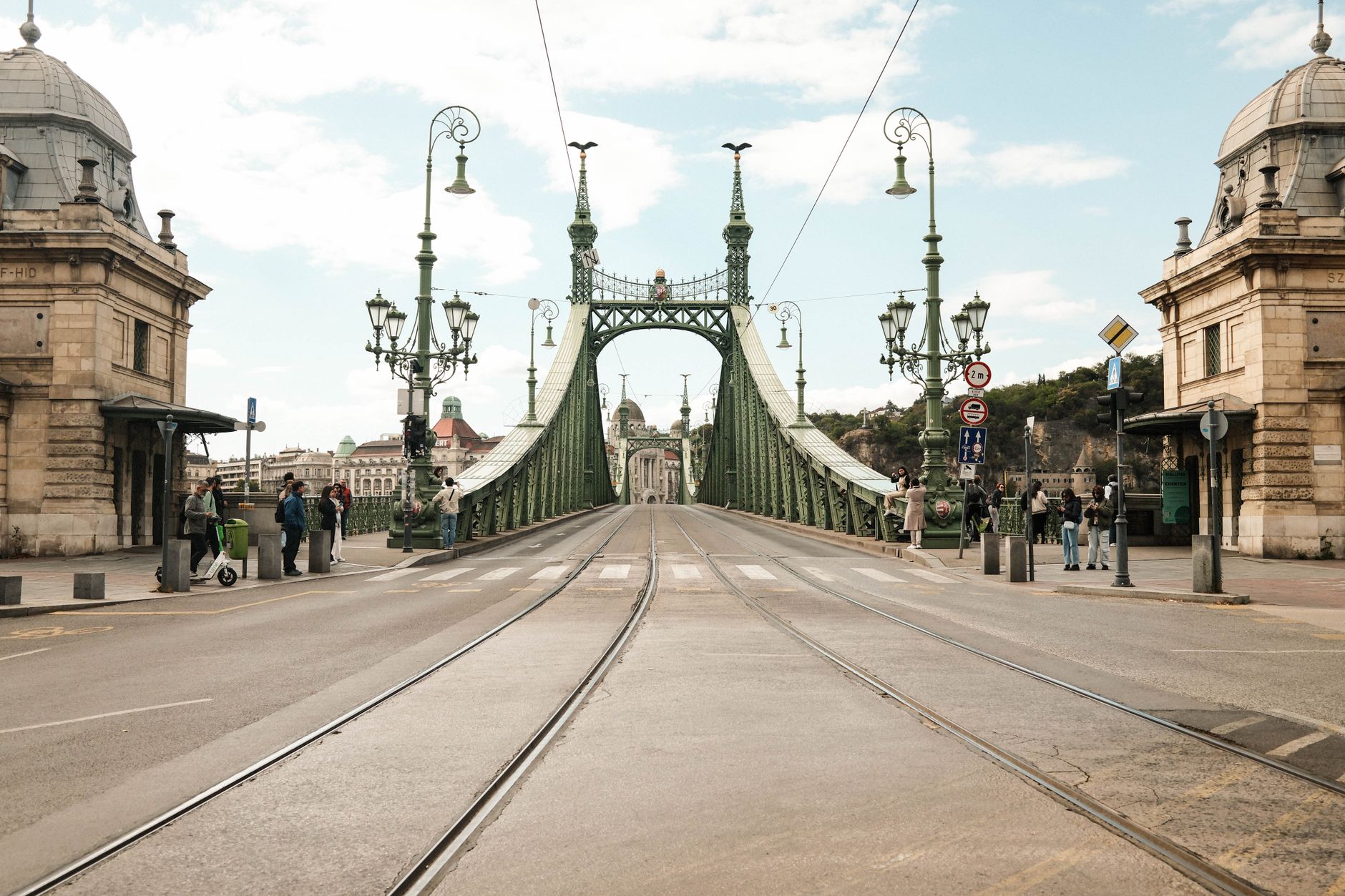 Budapest városkép, a Hupas Kopas székhelye